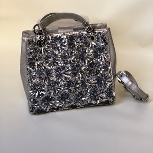 💛Flora Burst Leather Satchel
MICHAEL MICHAEL KORS